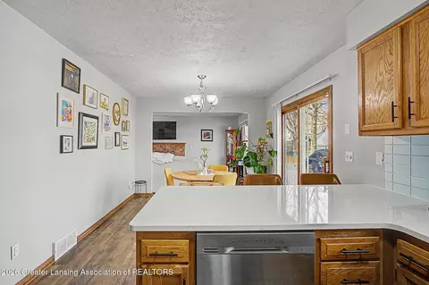 1931 Carson St, Lansing, MI 48911 photo 5