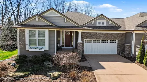 585 Aquila Dr, East Lansing, MI 48823