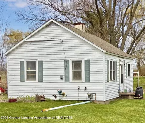 3137 Lansing Rd, Charlotte, MI 48813