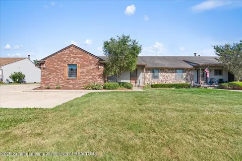 482 Red Cedar Blvd, Williamston, MI 48895