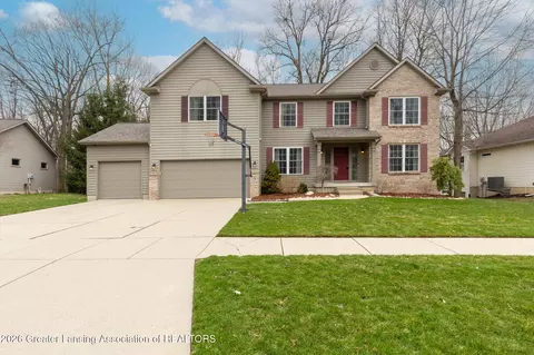 16960 Black Walnut Ln, East Lansing, MI 48823