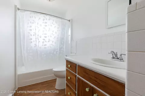 Bath - 5019 Devonshire Ave, Lansing, MI 48910 photo 1 of 1