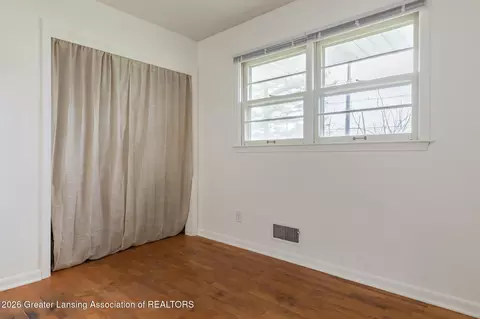 Bedroom - 5019 Devonshire Ave, Lansing, MI 48910 photo 6 of 6