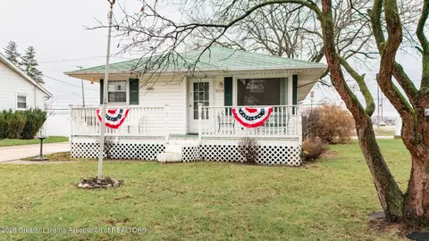 5019 Devonshire Ave, Lansing, MI 48910