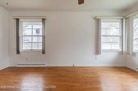 Living - 5019 Devonshire Ave, Lansing, MI 48910 photo 2 of 4