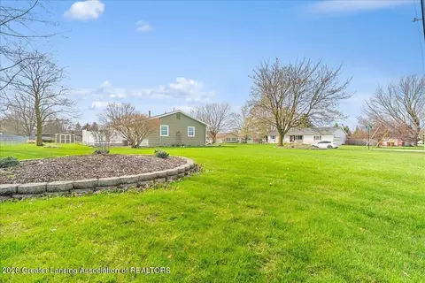 Exterior - 1010 E Cass St, Saint Johns, MI 48879 photo 3 of 7