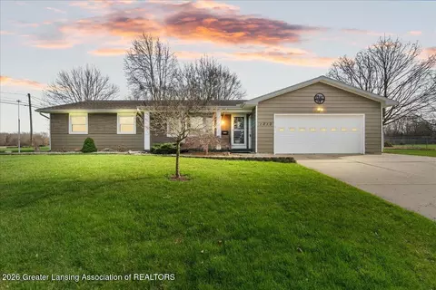 1010 E Cass St, Saint Johns, MI 48879