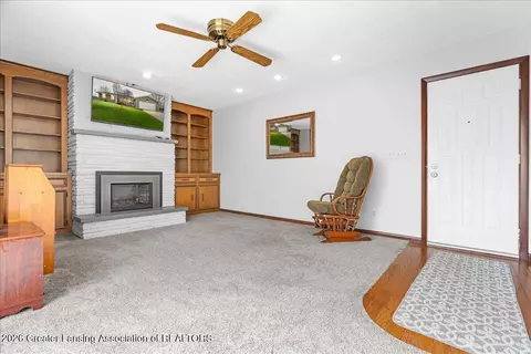 Living - 1010 E Cass St, Saint Johns, MI 48879 photo 7 of 10