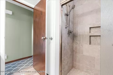 Bath - 1010 E Cass St, Saint Johns, MI 48879 photo 2 of 3