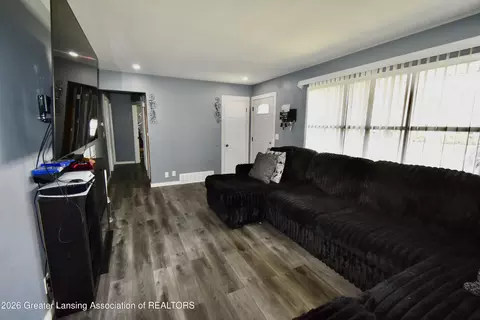 Entry Way - 4500 Devonshire Ave, Lansing, MI 48910 photo 1 of 2