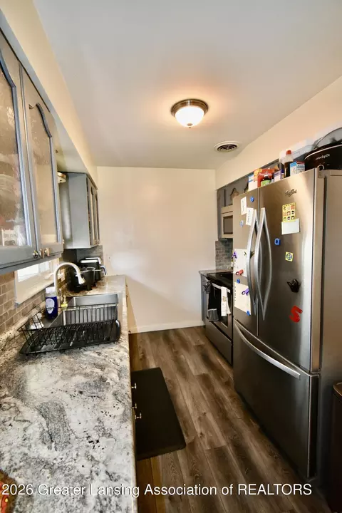 Kitchen - 4500 Devonshire Ave, Lansing, MI 48910 photo 1 of 2