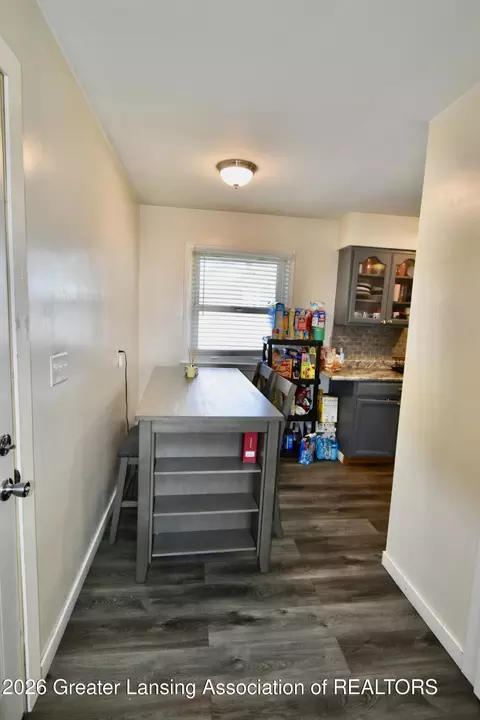 Entry Way - 4500 Devonshire Ave, Lansing, MI 48910 photo 2 of 2