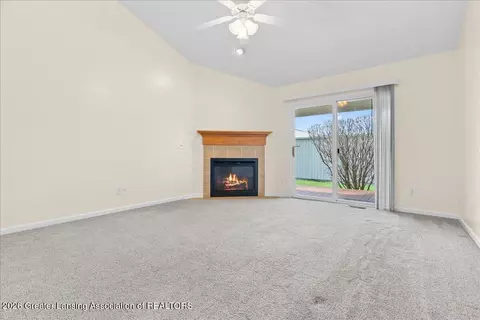 Living - 710 E Walker St, Saint Johns, MI 48879 photo 5 of 10