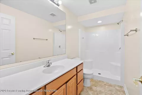 Bath - 710 E Walker St, Saint Johns, MI 48879 photo 3 of 3