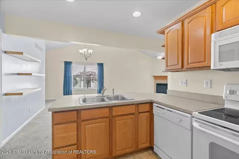 Kitchen - 710 E Walker St, Saint Johns, MI 48879 photo 4 of 4