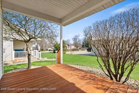 Exterior - 710 E Walker St, Saint Johns, MI 48879 photo 2 of 6