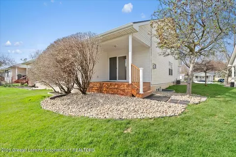 Exterior - 710 E Walker St, Saint Johns, MI 48879 photo 6 of 6