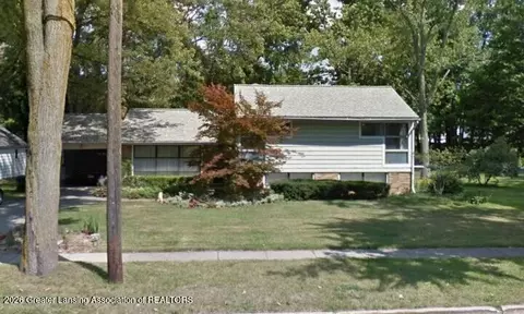 1121 Jenne St, Grand Ledge, MI 48837