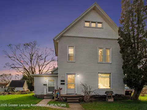 207 S Traver St, Saint Johns, MI 48879