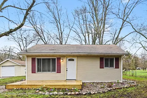2158 Haslett Rd, East Lansing, MI 48823