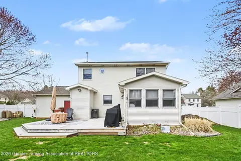 Exterior - 401 W Brunswick Dr, Dewitt, MI 48820 photo 4 of 5