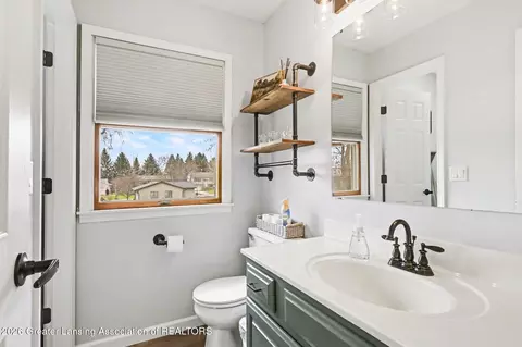 Bath - 401 W Brunswick Dr, Dewitt, MI 48820 photo 1 of 2