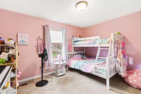 Bedroom - 401 W Brunswick Dr, Dewitt, MI 48820 photo 4 of 4