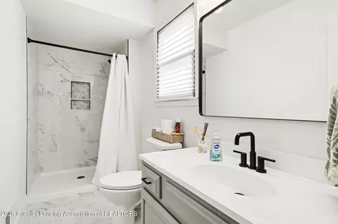 Bath - 401 W Brunswick Dr, Dewitt, MI 48820 photo 2 of 2