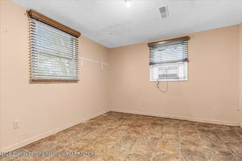 815 Elmwood, Dewitt, MI 48820 photo 9