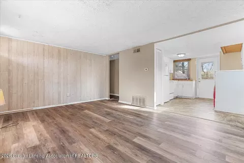815 Elmwood, Dewitt, MI 48820 photo 5