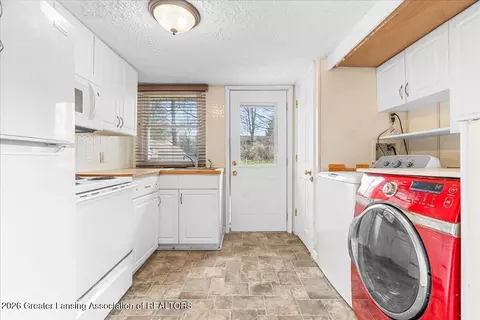 815 Elmwood, Dewitt, MI 48820 photo 6