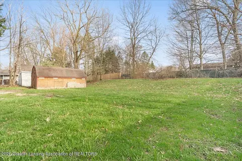 815 Elmwood, Dewitt, MI 48820 photo 3
