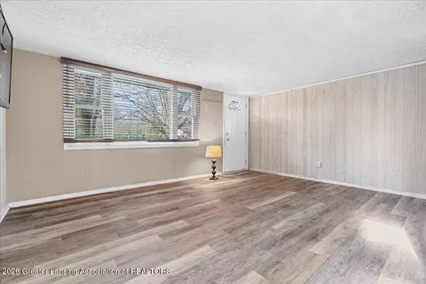 815 Elmwood, Dewitt, MI 48820 photo 4