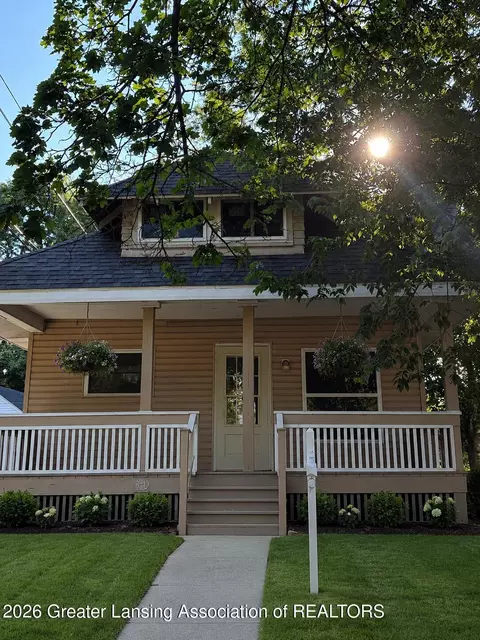 910 S Holmes St, Lansing, MI 48912