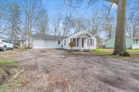 5992 Greenman St, Haslett, MI 48840