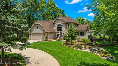 1455 Ivywood Dr, Okemos, MI 48864