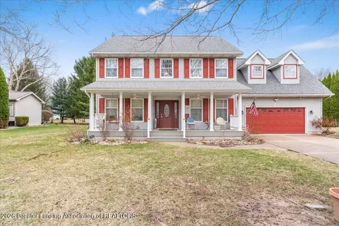 3930 Camperdown Dr, Lansing, MI 48911
