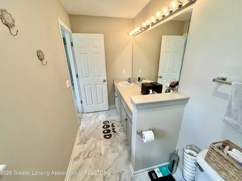 Bath - 8639 Jacaranda Dr, Dimondale, MI 48821 photo 2 of 4