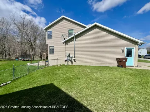 Exterior - 8639 Jacaranda Dr, Dimondale, MI 48821 photo 3 of 6