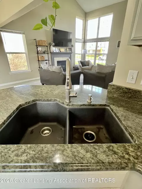 Kitchen - 8639 Jacaranda Dr, Dimondale, MI 48821 photo 2 of 3