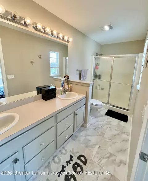 Bath - 8639 Jacaranda Dr, Dimondale, MI 48821 photo 1 of 4