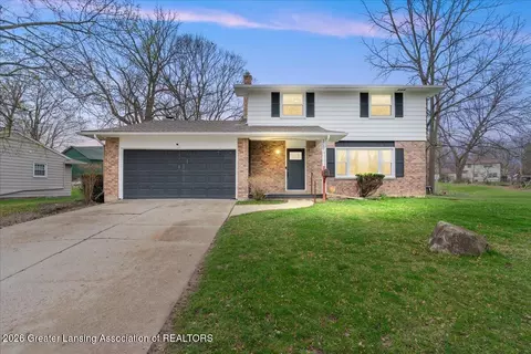 3720 Glasgow Dr, Lansing, MI 48911