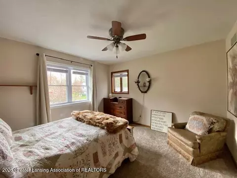 Bedroom - 704 Larchmont St, Dewitt, MI 48820 photo 4 of 6