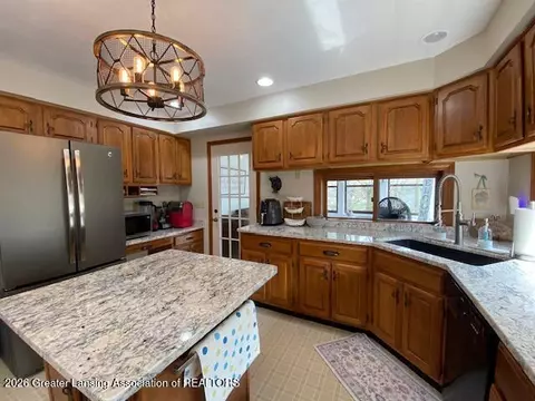Kitchen - 704 Larchmont St, Dewitt, MI 48820 photo 2 of 6