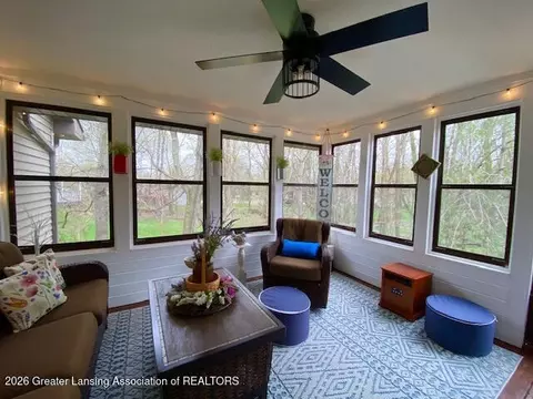 Exterior - 704 Larchmont St, Dewitt, MI 48820 photo 10 of 12