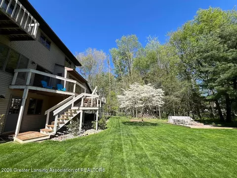 Exterior - 704 Larchmont St, Dewitt, MI 48820 photo 8 of 12