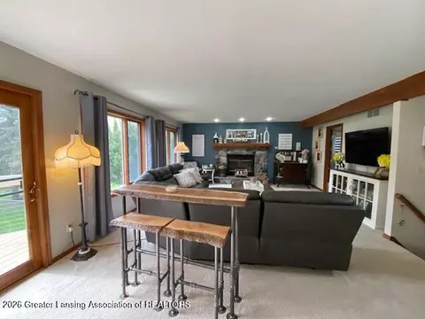 Living - 704 Larchmont St, Dewitt, MI 48820 photo 6 of 6