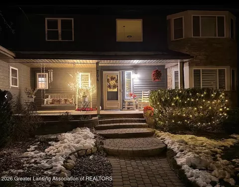 Exterior - 704 Larchmont St, Dewitt, MI 48820 photo 2 of 12