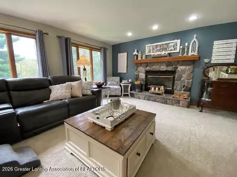 Living - 704 Larchmont St, Dewitt, MI 48820 photo 2 of 6