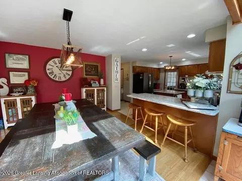 Dining - 704 Larchmont St, Dewitt, MI 48820 photo 4 of 4